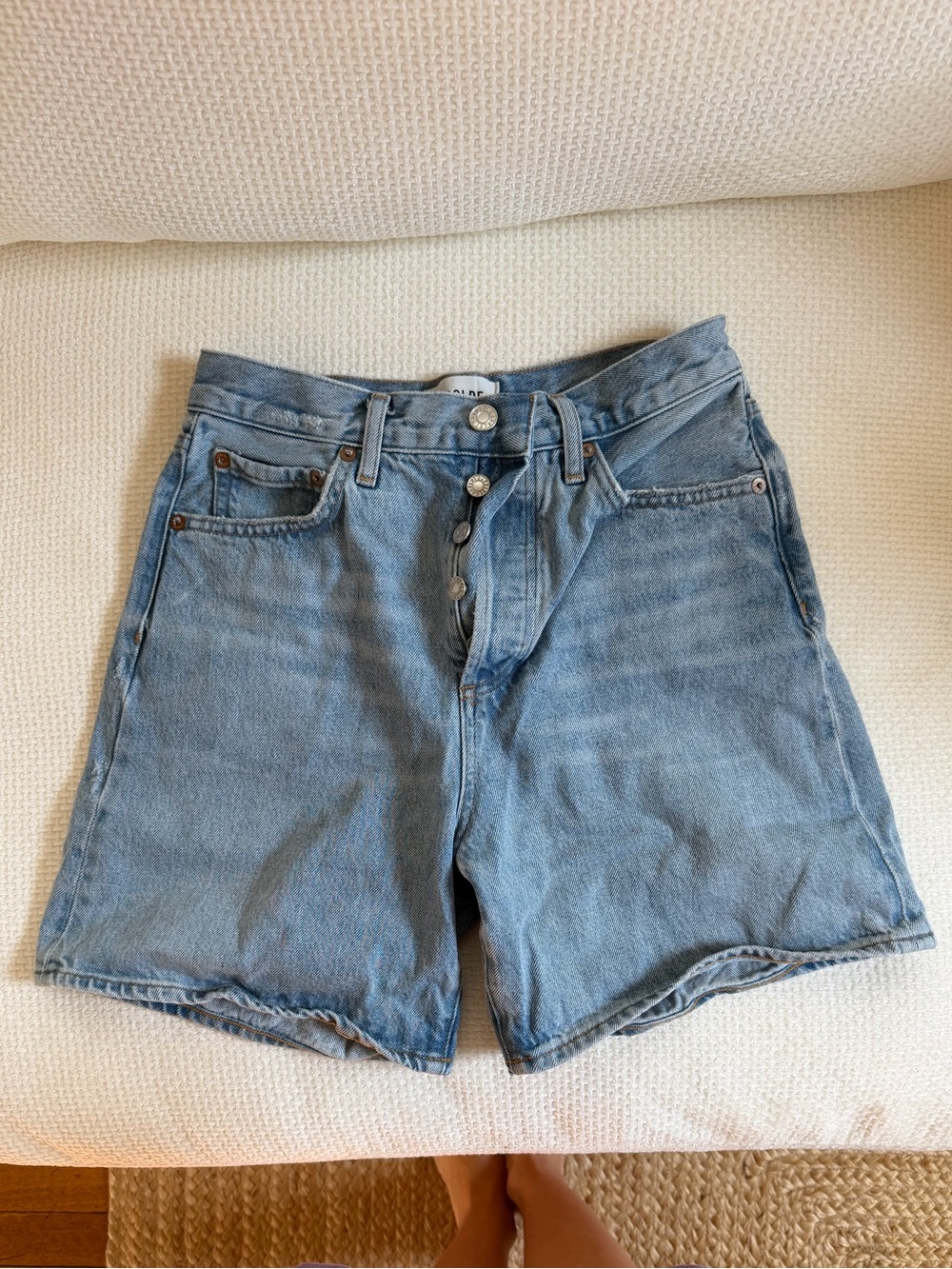 Agolde High-Waist Light Blue Denim Women's Shorts. Dame Shorts High Rise Baggy